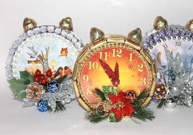 Новогодние часы из конфет на основе датского печенья. Мастер - класс