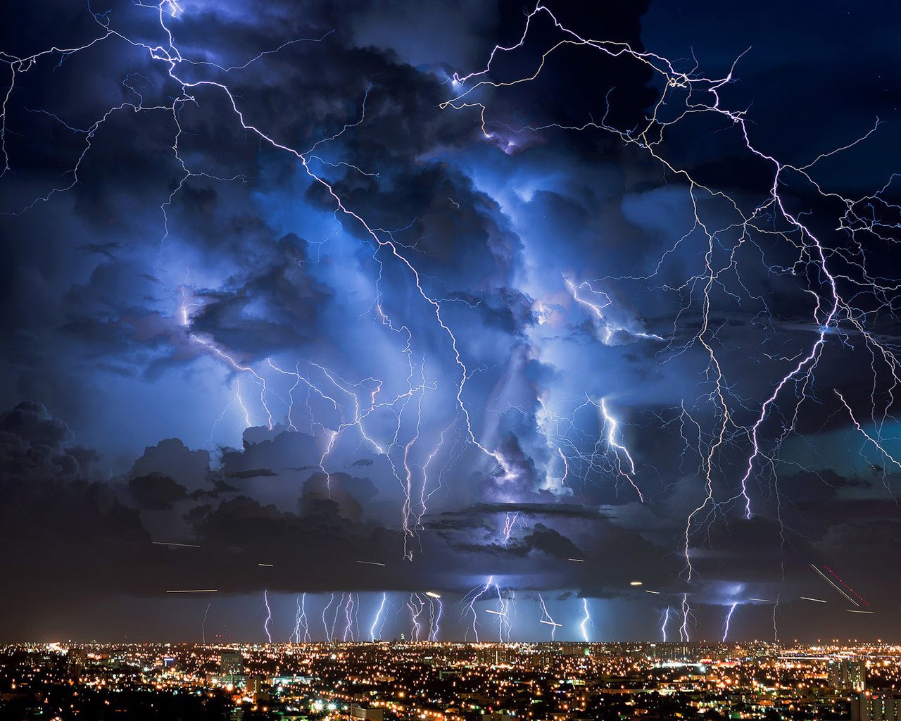 В Запорожье ожидается гроза. Фото: shutterstock.com