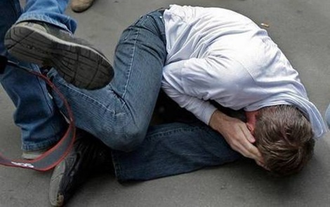 Двое мужчин избили на вокзале человека. Фото: atn.ua