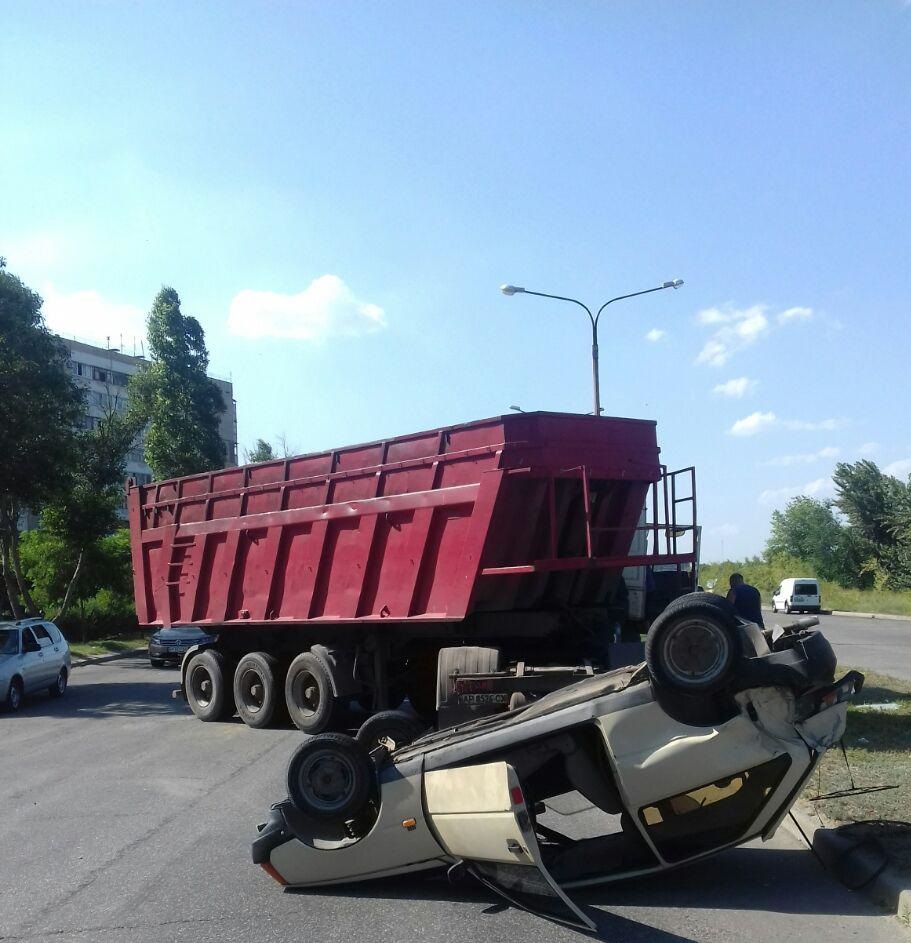 ДТП на Автозаводской. Фото: патрульная полиция
