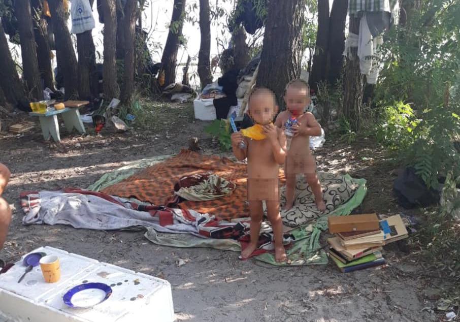 В Запорожье родители оставили своих детей бездомным. Фото: Патрульная полиция
