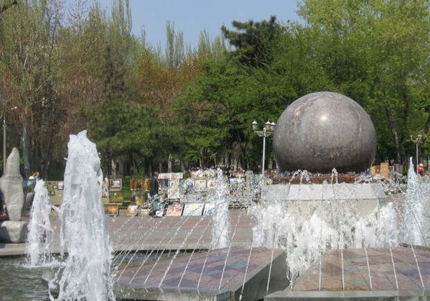 Вандалы нанесли ущерба на 84 тысячи гривен.
Фото www.united-kharkiv.org.