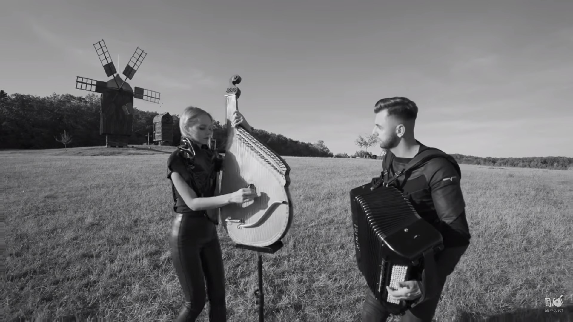 Запорожская музыкальная группа B & B project исполнила кавер на одну из ...