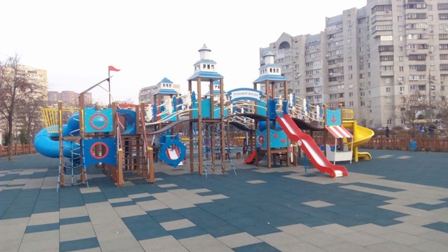 В Киеве появилась детская площадка за два миллиона гривен - Киев Vgorode.ua