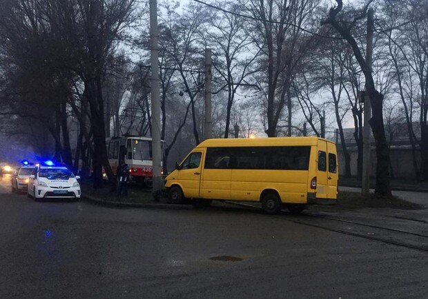 Водитель умер за рулем маршрутки. Фото: Нацполиция