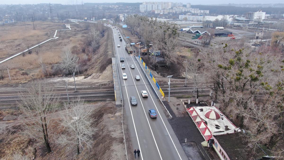 Чтобы не рухнул снова: на мосту в Харькове ввели ограничение по весу машин  - Харьков Vgorode.ua