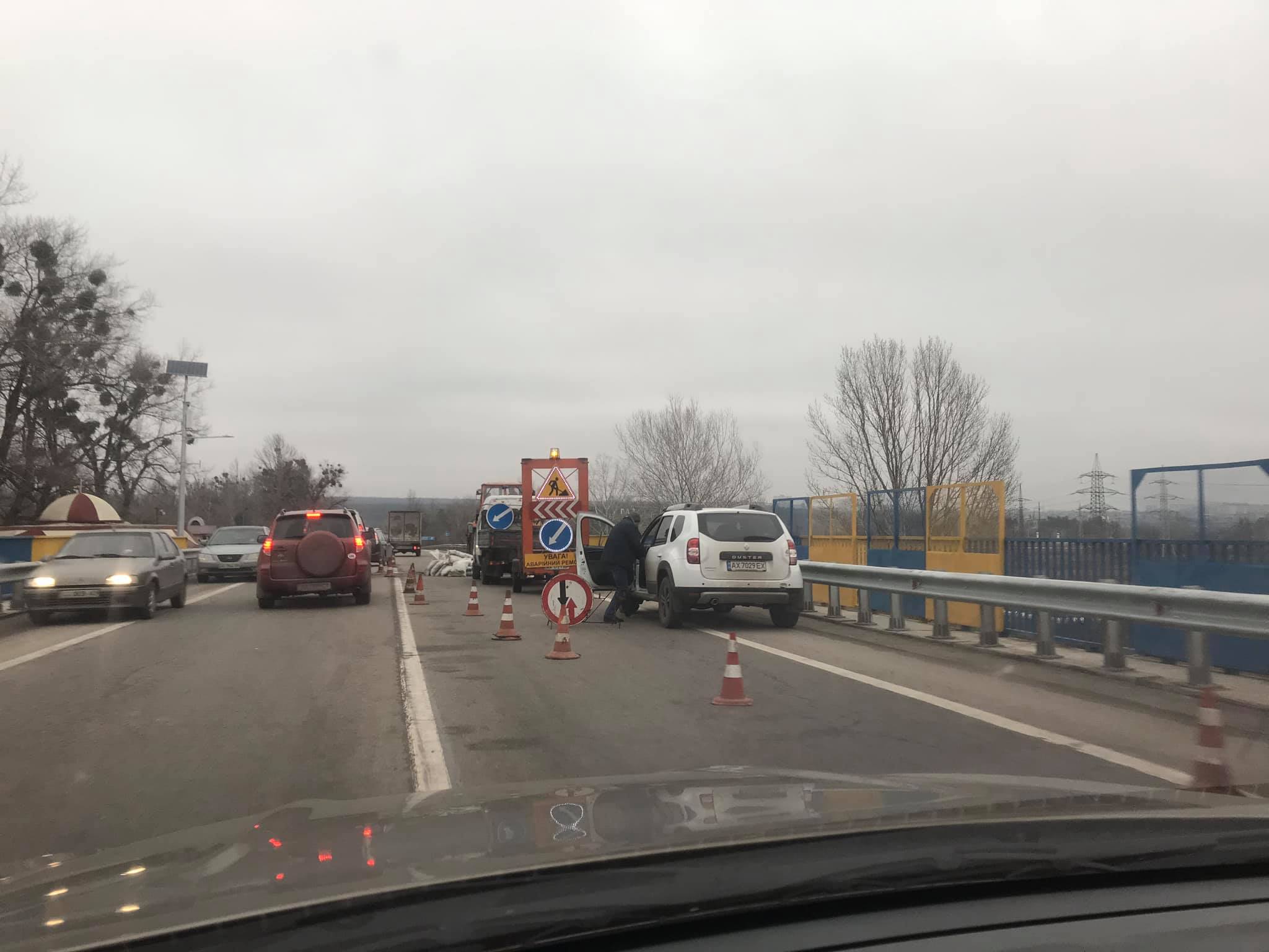 Не прошло и два дня: в Харькове снова ремонтируют мост на Окружной (фото) -  Харьков Vgorode.ua