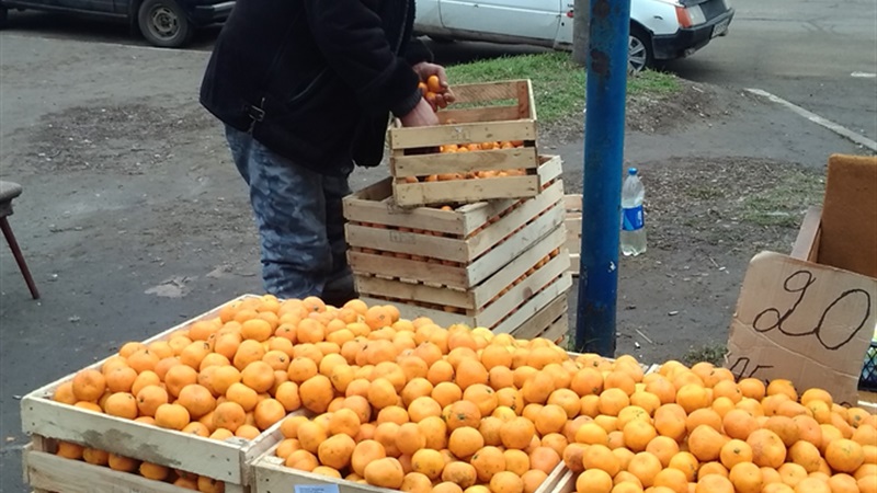 В городе разгоняют уличных торговцев. Фото: горсовет