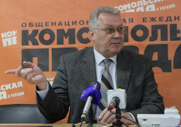 Анатолий Севальнев
Фото "В городе"