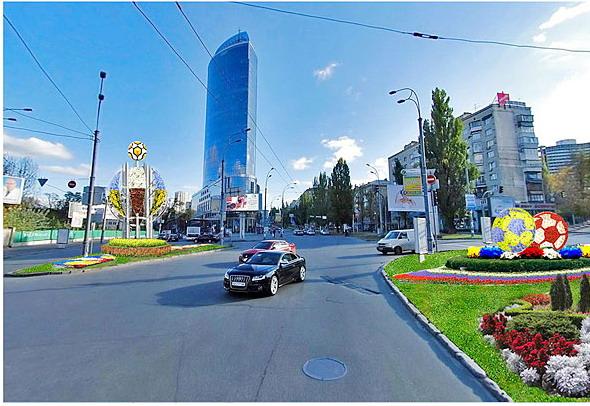 Киев утонет в зелени и футбольной символике.
Фото пресс-службы КГГА.