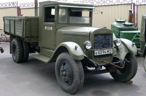 23 февраля киевляне смогут полюбоваться на ЗИСы и Willys. Фото с сайта walkarounds.airforce.ru. 