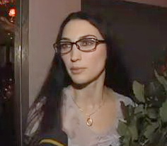 Супруга Александра Сина презентовала свою новую коллекцию.
