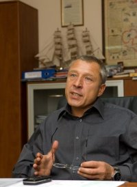 Глава Правления АО «Новая Линия» Шандар Олег рассказал о дальнейшей судьбе работников гипермаркета.
Фото novalinia.ukrbiznes.com.
