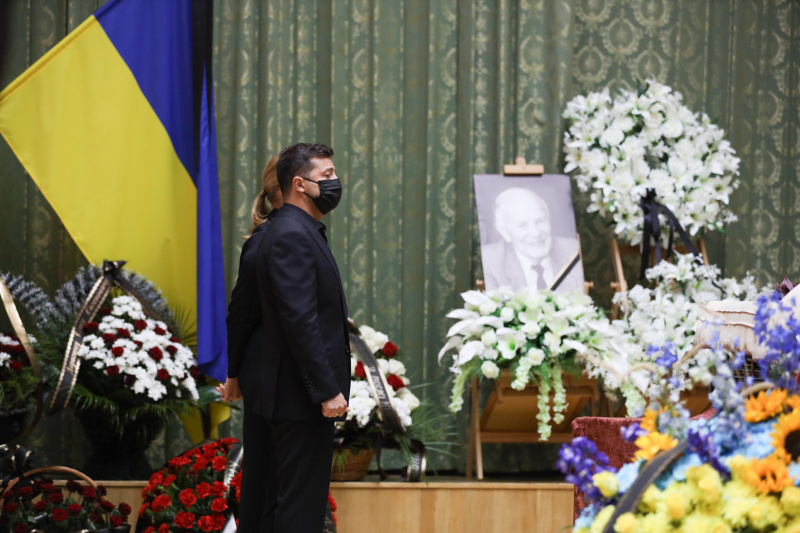 Владимир Зеленский на похоронах Бориса Патона. Фото: РБК-Украина