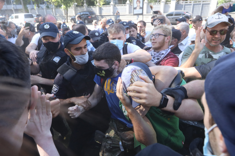 Завязался конфликт с полицией фото: РБК Украина