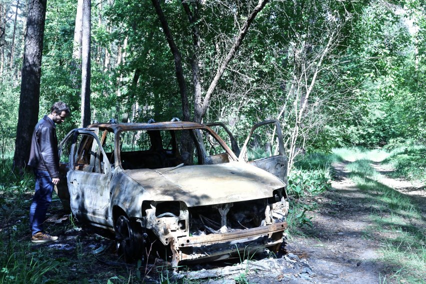 Сгоревшая и расстрелянная машина Макса Левина. || Фото: rsf.org