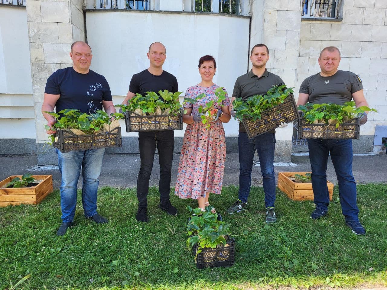 "В Киеве начали высаживать "зеленые фасады": где именно. || Фото: Олександр Возний"