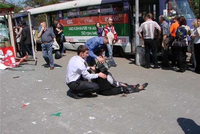 Фото с остановки после взрыва. Источник фото: "Багнет"