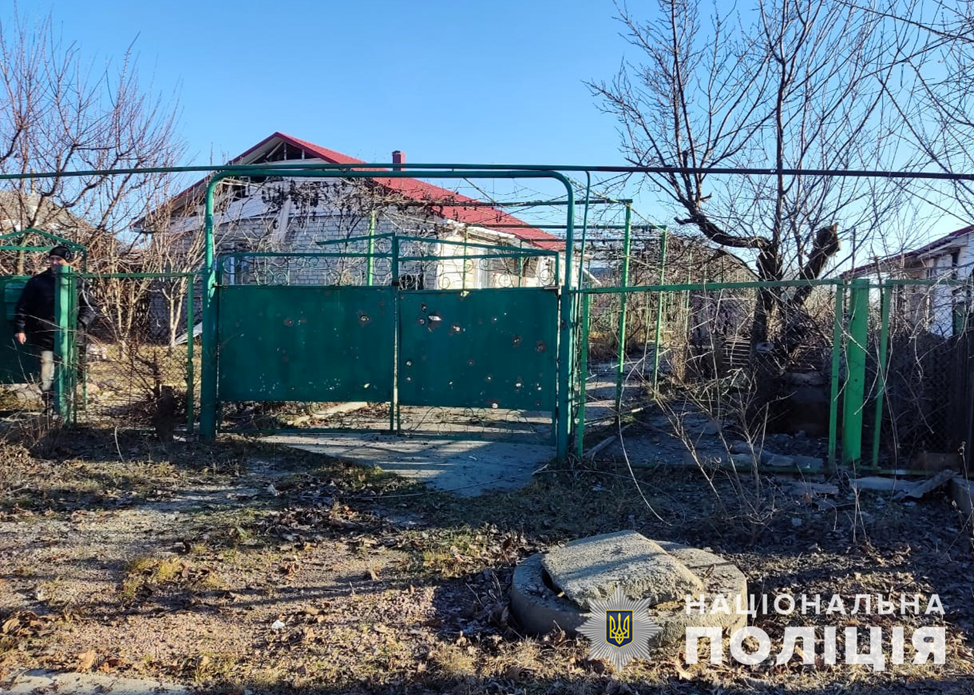 "Также повреждены заборы – || фото: zp.npu.gov.ua"