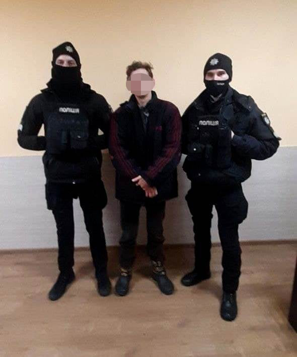 "В Запорожье молодой парень пытался покончить с собой - || фото: facebook.com/Politsiya.okhorony.Zaporizhzhia"