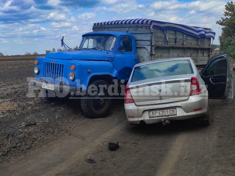 "Погиб водитель легковушки - фото: pro.berdiansk.biz"