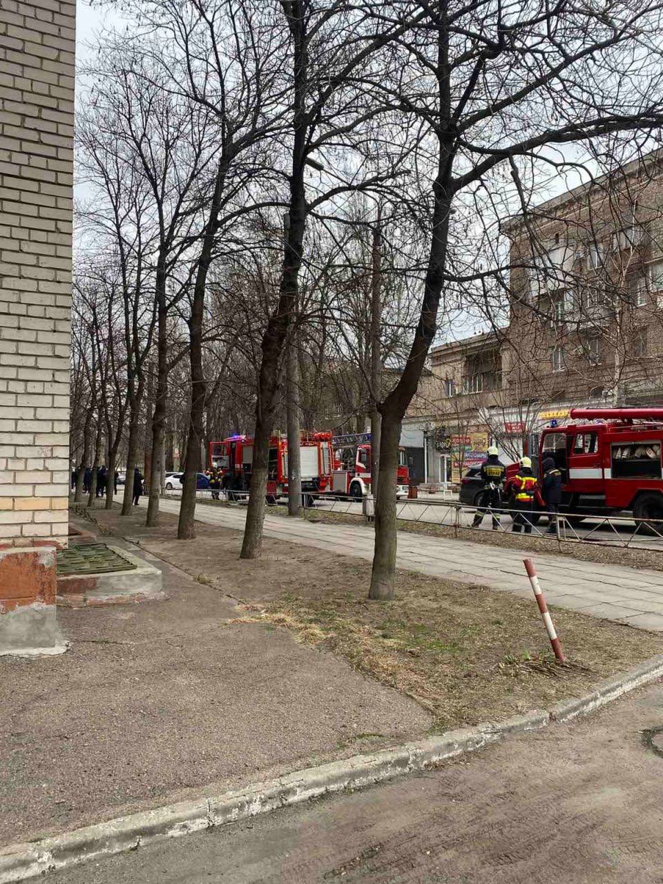 "У Запоріжжі повідомили про пожежу в ЗНУ - || фото: t.me/huevoe_zaporozhye"