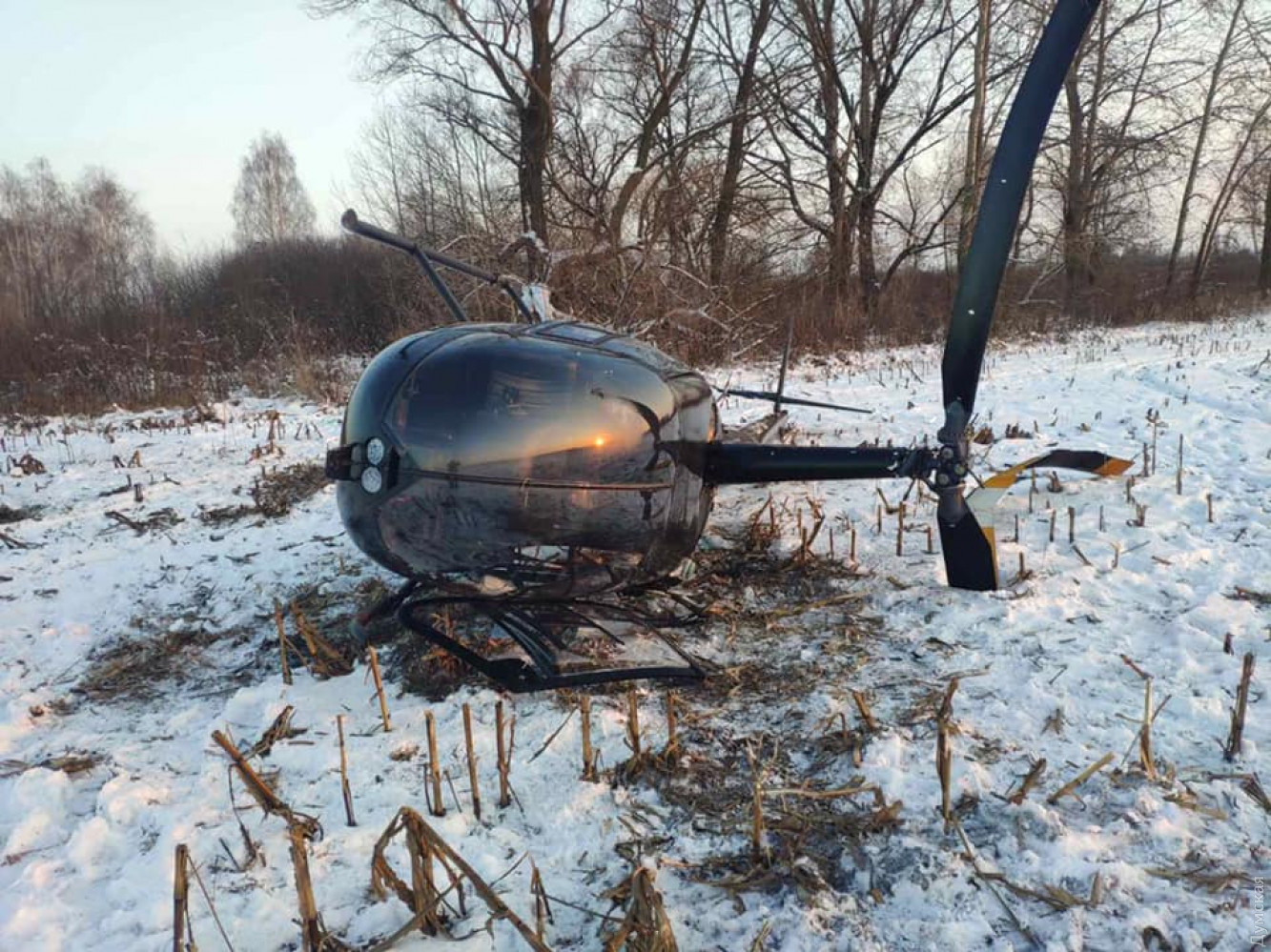 "Упавший вертолет. Фото: &quot;Думская&quot;"