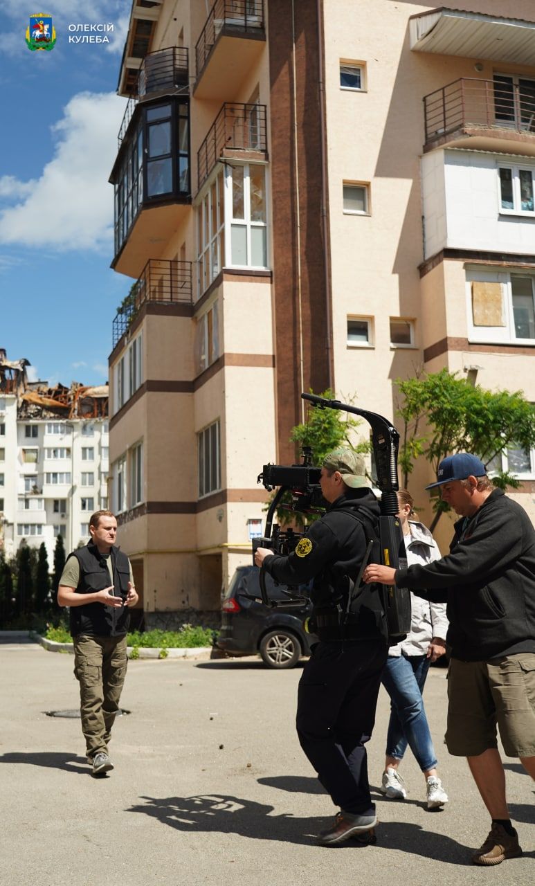 В Ирпене начали снимать фильм о вторжении РФ в Украину. || Фото: Алексей Кулеба