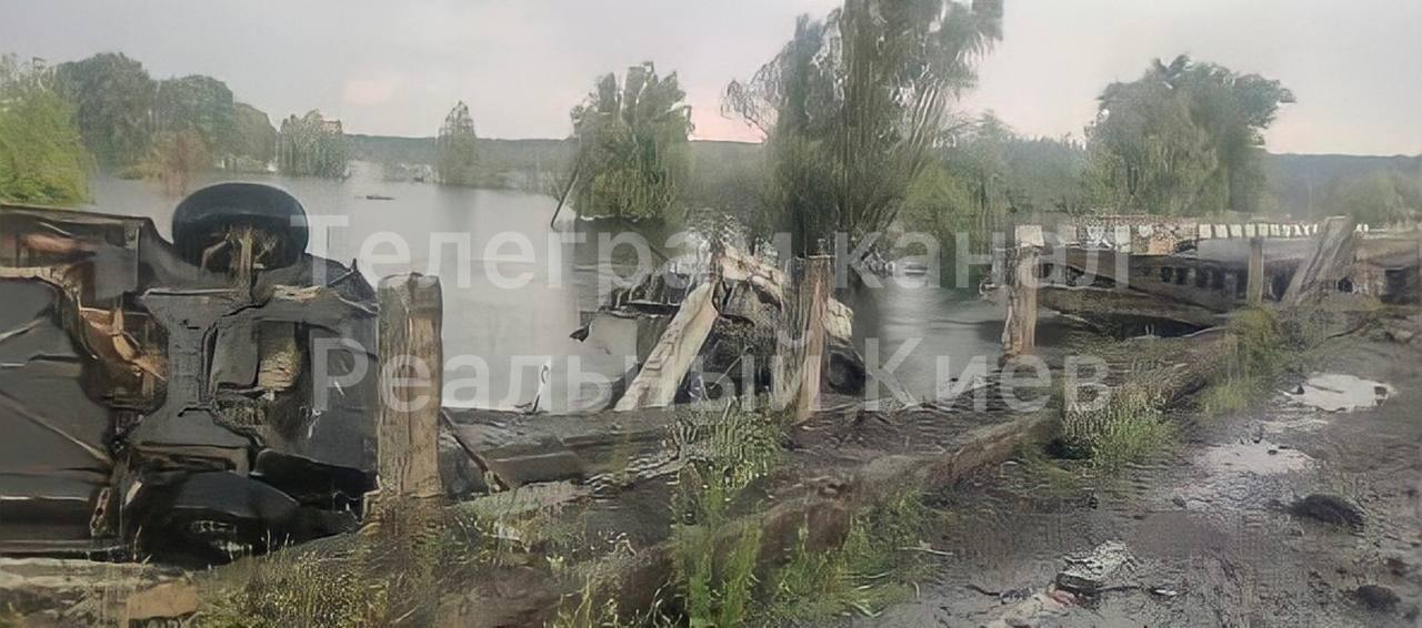В Демидове из-за непогоды разрушен мост: есть пострадавшие. || Фото: https://t.me/kievreal1